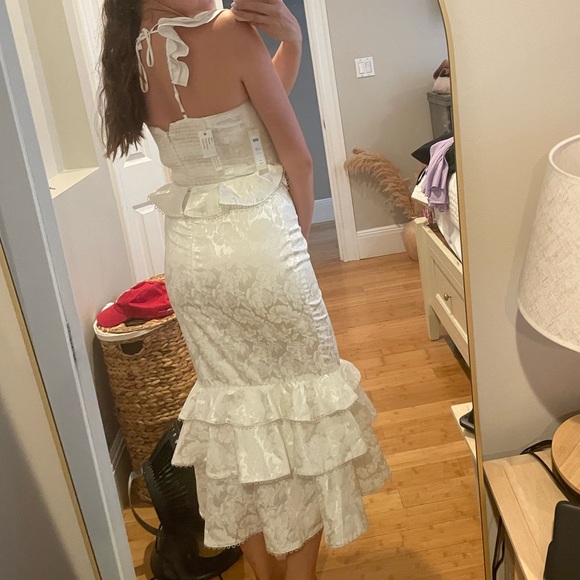 V. Chapman Violet Corset Ruffled Tiered Midi Dress! - Picture 5 of 6